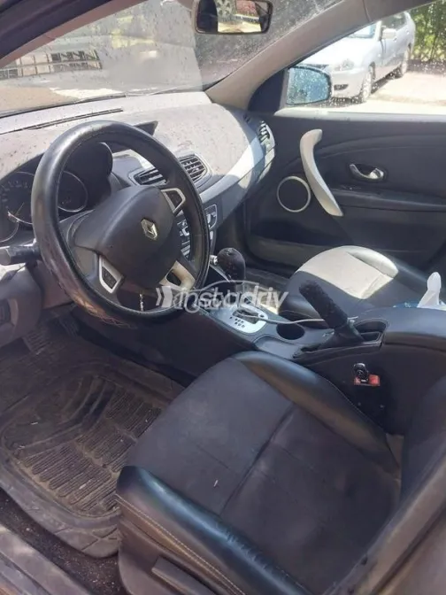 رينو فلوانس 2011 فضي مستعملة للبيع - 1