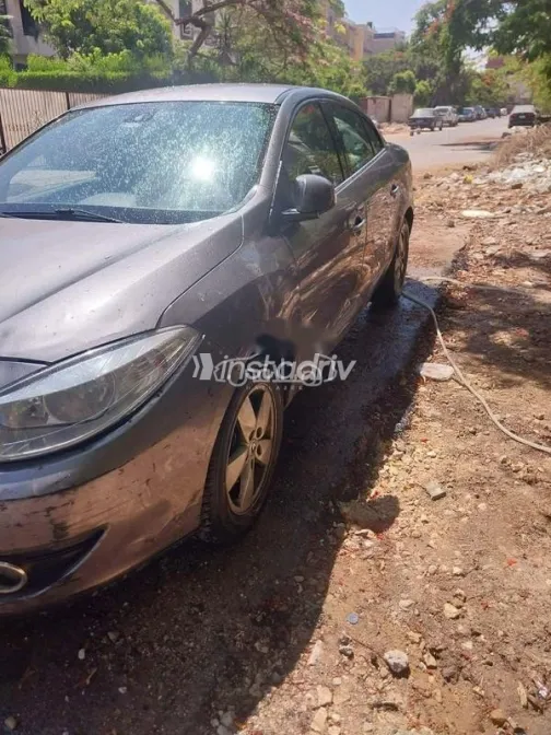 رينو فلوانس 2011 فضي مستعملة للبيع - 3