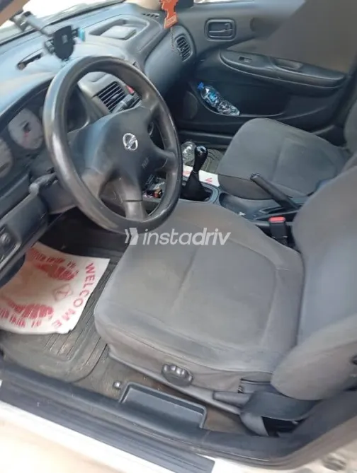 نيسان صنى 2007 فضي مستعملة للبيع - 3