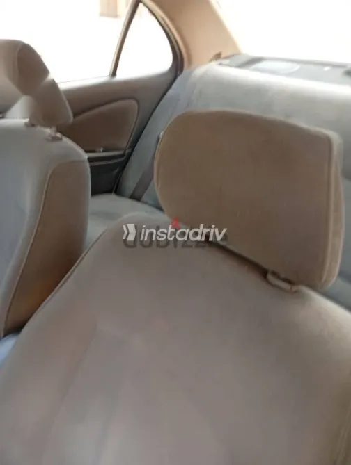 نيسان صنى 2007 فضي مستعملة للبيع - 6