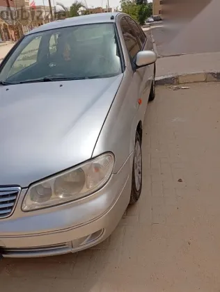 نيسان صنى 2007 فضي مستعملة للبيع