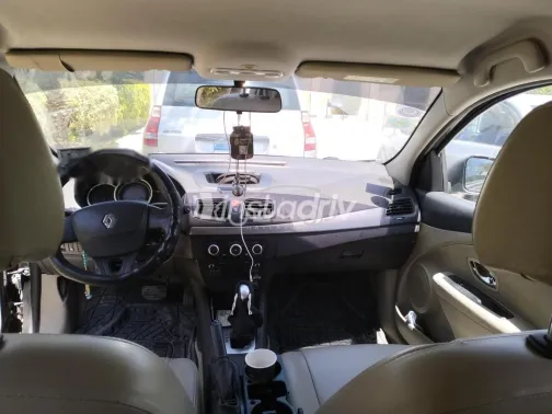 Renault Fluence 2015 White Used for Sale - 2