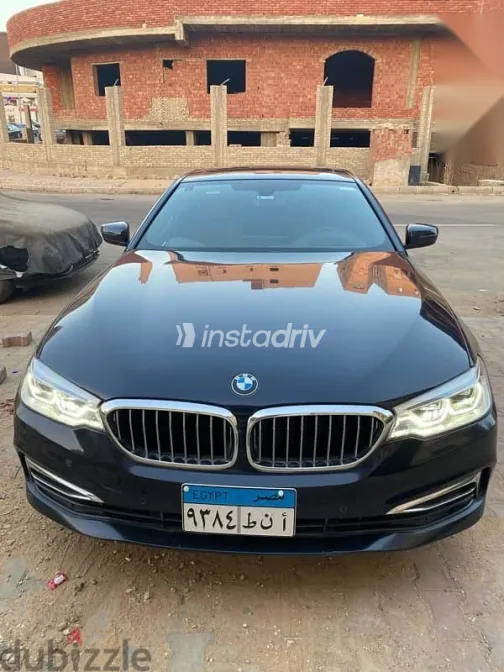 بي ام دبليو 520 2019 أزرق غامق مستعملة للبيع - 2
