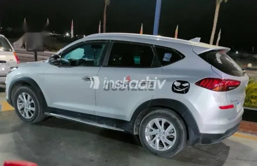 هيونداي توسان 2021 فضي مستعملة للبيع - 1