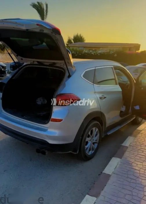 هيونداي توسان 2021 فضي مستعملة للبيع - 5