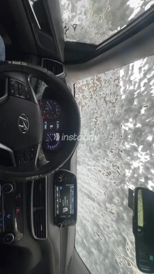 هيونداي توسان 2021 فضي مستعملة للبيع - 6