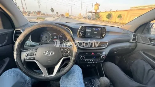 هيونداي توسان 2021 فضي مستعملة للبيع - 7