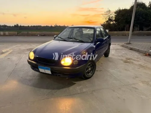 تويوتا كورولا 1998 أزرق غامق مستعملة للبيع - 6