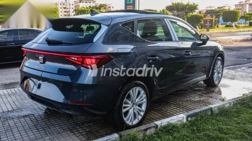 سيات ليون 2026 رمادي جديدة للبيع - 4