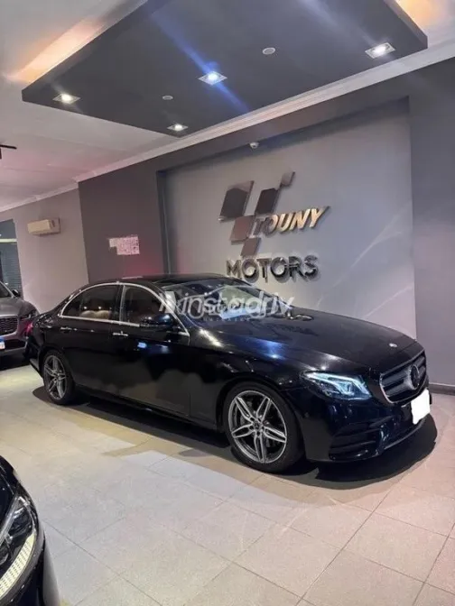 Mercedes E 300 2019 Black Used for Sale - 1