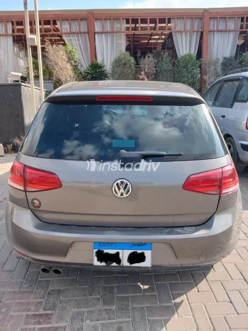 فولكس فاغن جولف 2015 بني مستعملة للبيع - 2