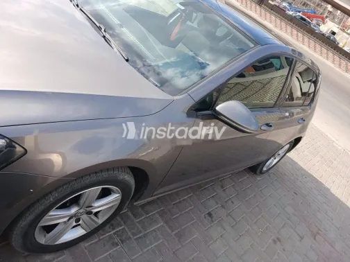 فولكس فاغن جولف 2015 بني مستعملة للبيع - 3