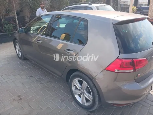 فولكس فاغن جولف 2015 بني مستعملة للبيع - 4