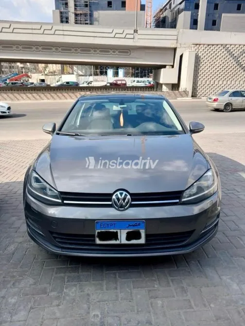 فولكس فاغن جولف 2015 بني مستعملة للبيع - 5