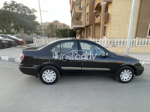 نيسان صنى 2012 أسود مستعملة للبيع - 4