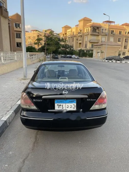 نيسان صنى 2012 أسود مستعملة للبيع - 5