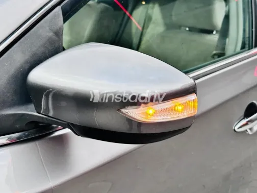 نيسان سنترا 2019 أبيض مستعملة للبيع - 4