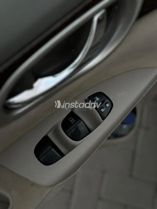 نيسان سنترا 2019 أبيض مستعملة للبيع - 5