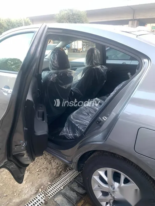 نيسان صنى 2026 فضي جديدة للبيع - 3