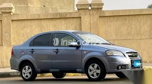 شيفروليه افيو 2013 أزرق غامق مستعملة للبيع - 1