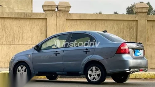 شيفروليه افيو 2013 أزرق غامق مستعملة للبيع - 3