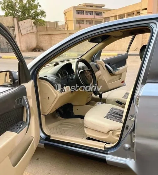 شيفروليه افيو 2013 أزرق غامق مستعملة للبيع - 8