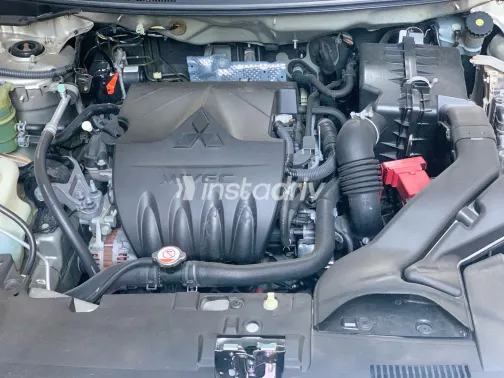 ميتسوبيشي لانسر 2018 أبيض مستعملة للبيع - 1