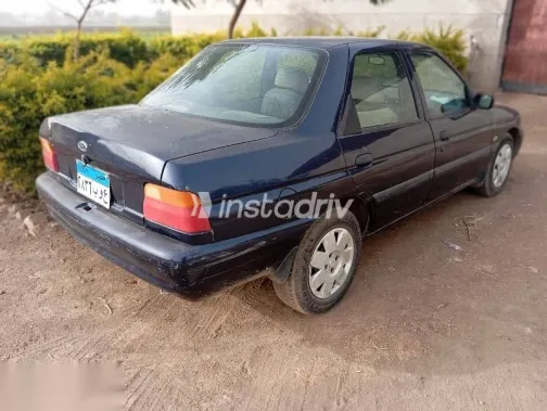 فورد اسكورت 1999 أزرق غامق مستعملة للبيع - 3