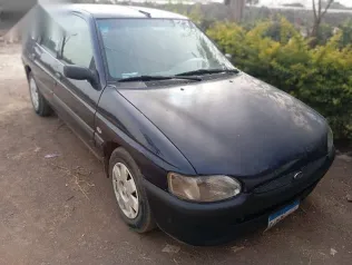 فورد اسكورت 1999 أزرق غامق مستعملة للبيع