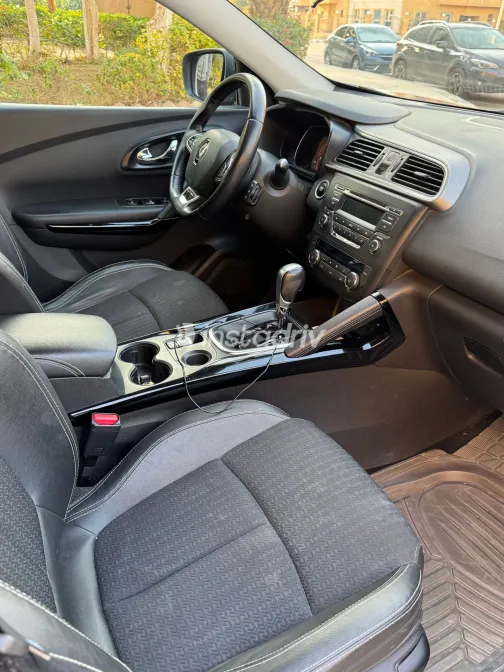 Renault Kadjar 2018 White Used for Sale - 2