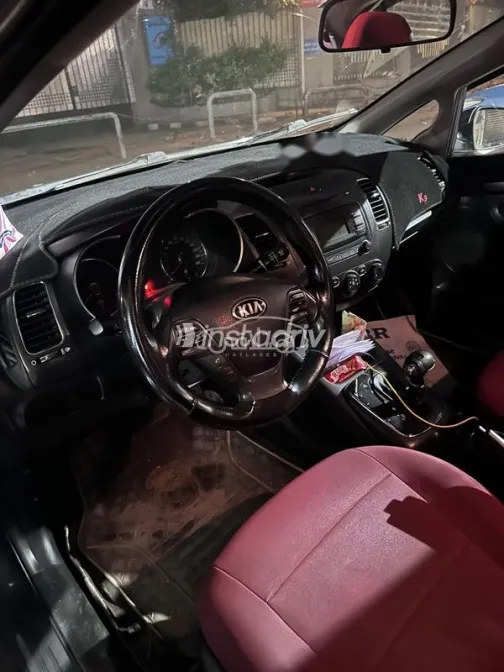 كيا سيراتو 2017 أبيض مستعملة للبيع - 3