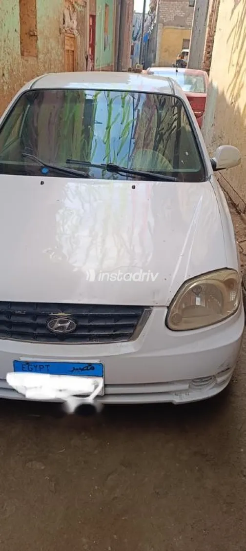 Hyundai Verna 2016 White Used for Sale - 2