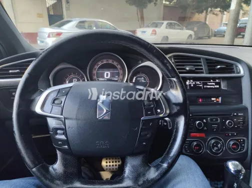 سيتروين Ds4 2012 أحمر مستعملة للبيع - 5