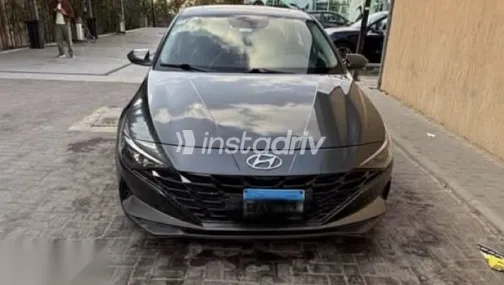 هيونداي إلنترا 2021 رمادي مستعملة للبيع - 1