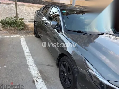 هيونداي إلنترا 2021 رمادي مستعملة للبيع - 5