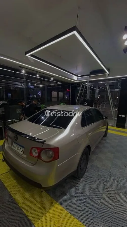 Volkswagen Jetta 2007 Gold Used for Sale - 2