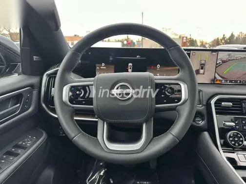 Nissan Armada 2025 Black Used for Sale - 6