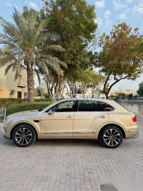Bentley Bentayga 2017 Beige Used for Sale - 4