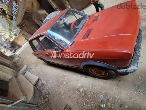 فيات نوفا 1984 أحمر مستعملة للبيع - 1