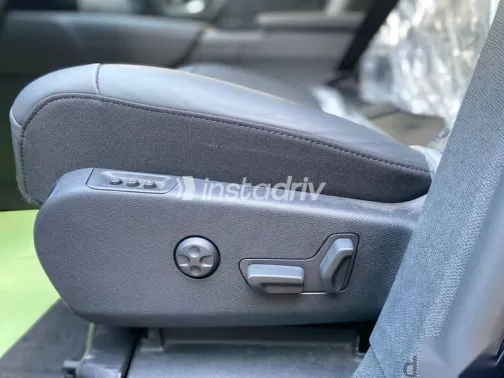 سيتروين C5 2026 أزرق غامق جديدة للبيع - 4