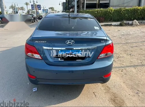 هيونداي اكسنت 2026 أزرق غامق مستعملة للبيع - 2
