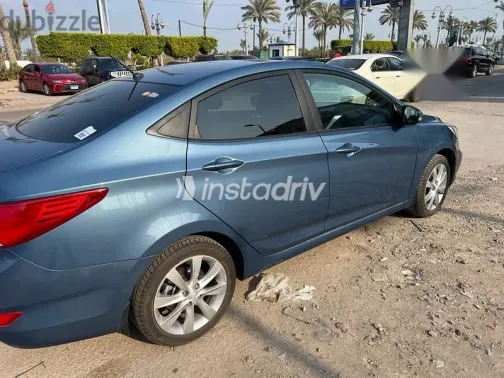 هيونداي اكسنت 2026 أزرق غامق مستعملة للبيع - 5