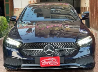 مرسيدس E 200 2021 أزرق غامق مستعملة للبيع