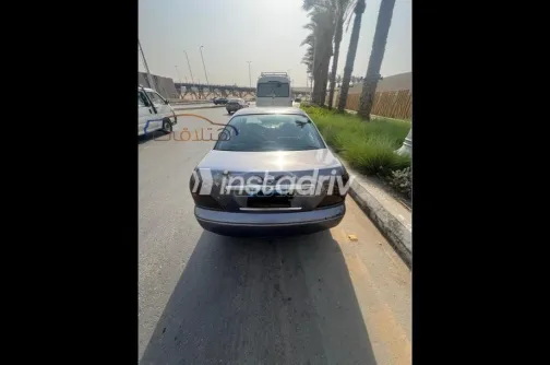 نيسان صنى 2010 أبيض مستعملة للبيع - 3