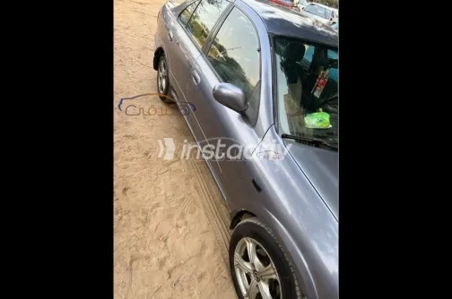 نيسان صنى 2010 أبيض مستعملة للبيع - 4