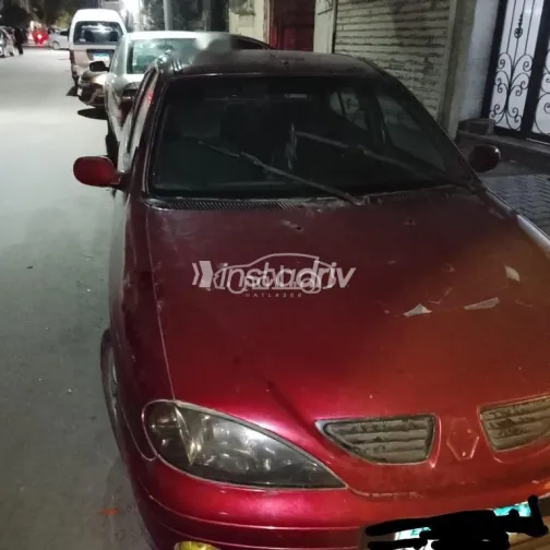 رينو لوجان 2001 أحمر مستعملة للبيع - 1