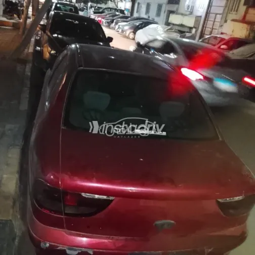 رينو لوجان 2001 أحمر مستعملة للبيع - 4