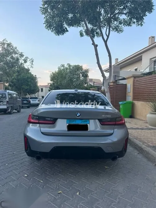 بي ام دبليو 320 2023 رمادي مستعملة للبيع - 2