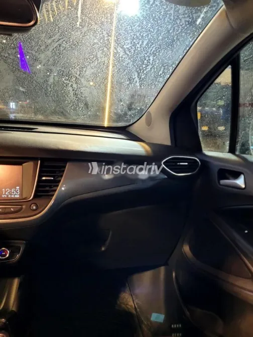 اوبل كروس لاند 2022 أحمر مستعملة للبيع - 4