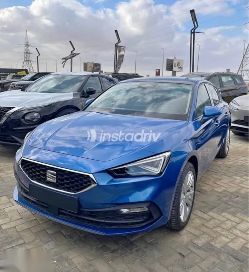 سيات ليون 2026 أزرق غامق جديدة للبيع - 1